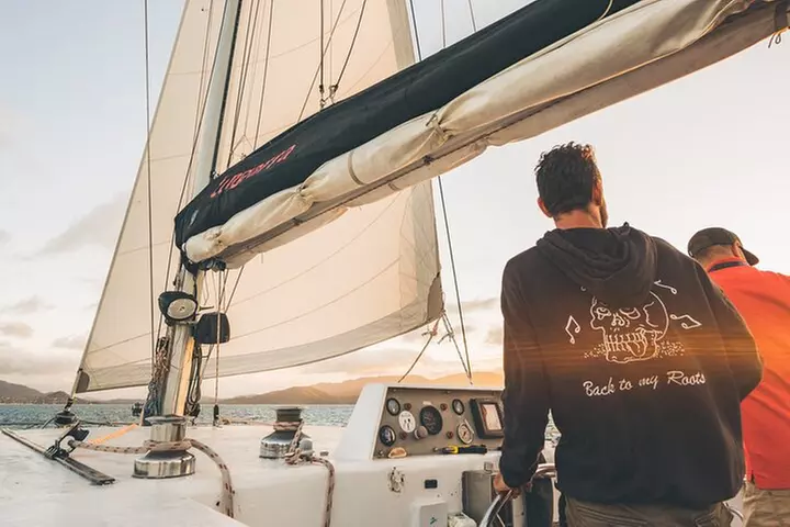 Full-Day Whitsunday Sail and Snorkel Adventure with Lunch