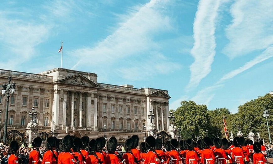 Image 3: London Top 30 Sights Tour including Changing Of The Guard