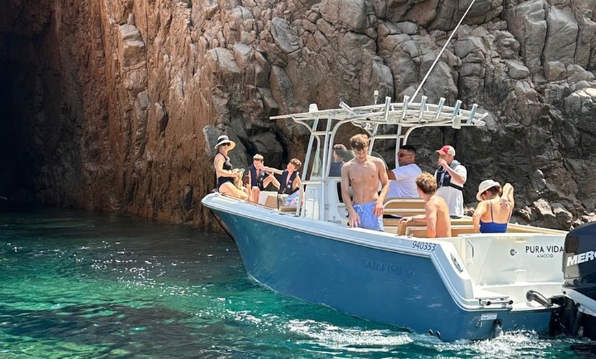 Image 15: excursion demi-journée /snorkeling calanques de piana-capo rosso