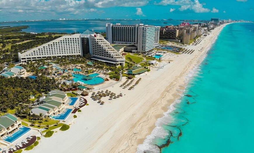Image 12: Cancun Unlimited Taco Lunch & Shopping Experience