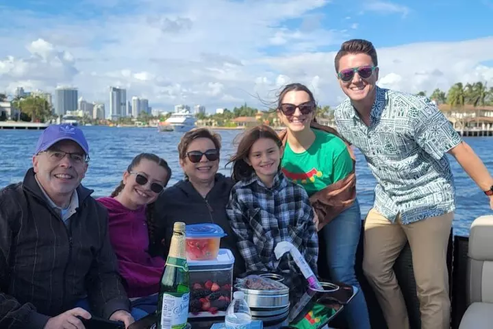 Private Cruise Or Sandbar Trip in Fort Lauderdale/Day or Night