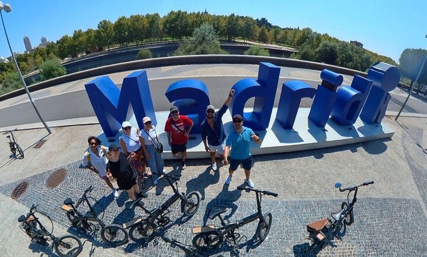 Image 11: Green Madrid Tour E Aventura en bicicleta por parques y monumentos