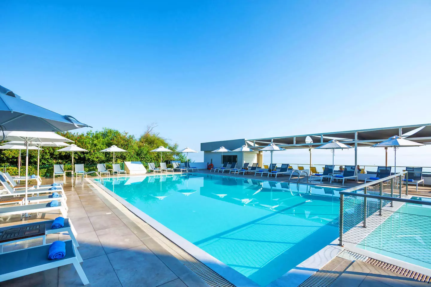 ✈ THESSALONIKI UND UMGEBUNG | Kalithea - Ammon Zeus Luxury Beach Hotel 5*, 3 Nächte - Direkt am Meer - Primary Image