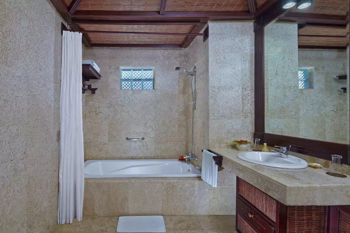 ✈ BALI | Ubud - Tjampuhan 3*, 6 nachten - Spa