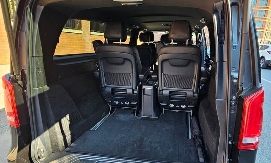 Image 2: Southampton to Heathrow Airport Transfers