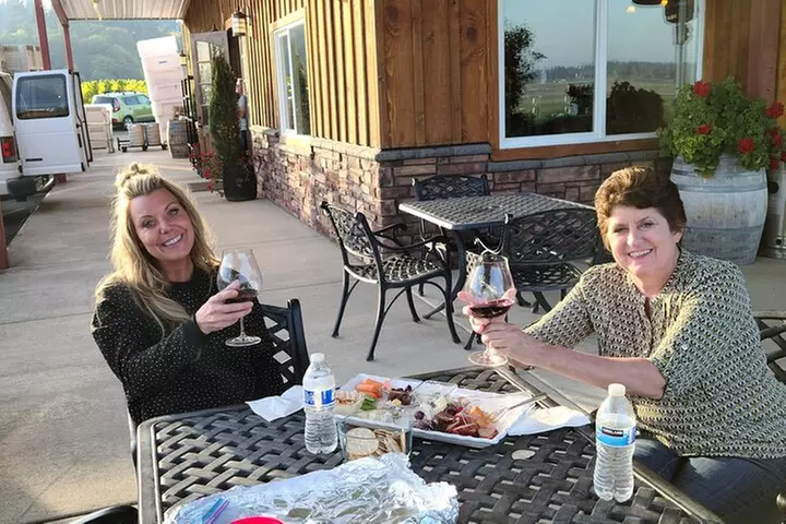 Willamette Valley Wine Tour with Lunch