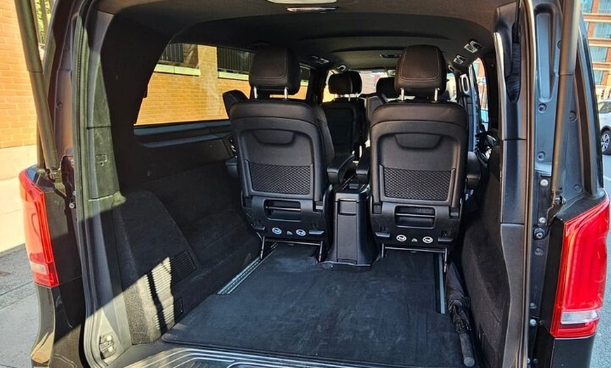 Image 8: London to Heathrow Airport Transfer