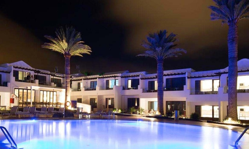 Image 4: ✈ LANZAROTE | Puerto del Carmen - R2 Bahía Kontiki Beach Apartments...