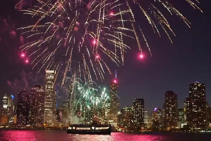 Lake Michigan Fireworks Cruise in Chicago - Primary Image
