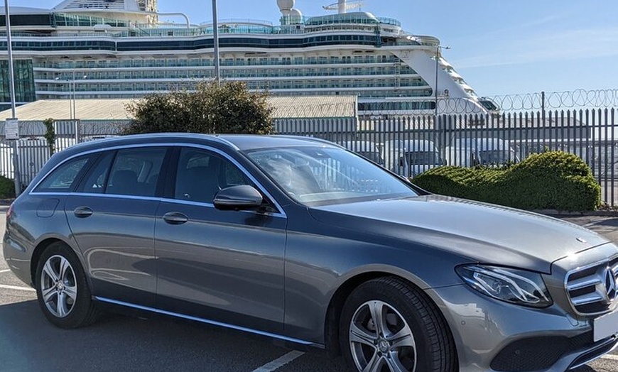 Image 1: Private Transfer from London to Southampton