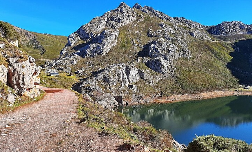 Image 7: Reserva de la Biosfera de Somiedo y sus Pueblos - desde Oviedo