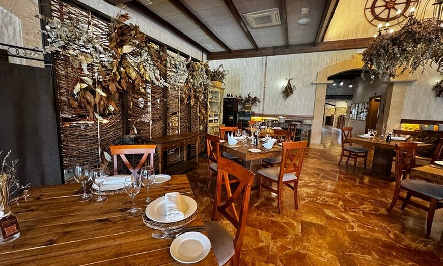 Image 11: Alicante; Recorrido Vinícola Bodega Cata Vinos, Comida y Traslado