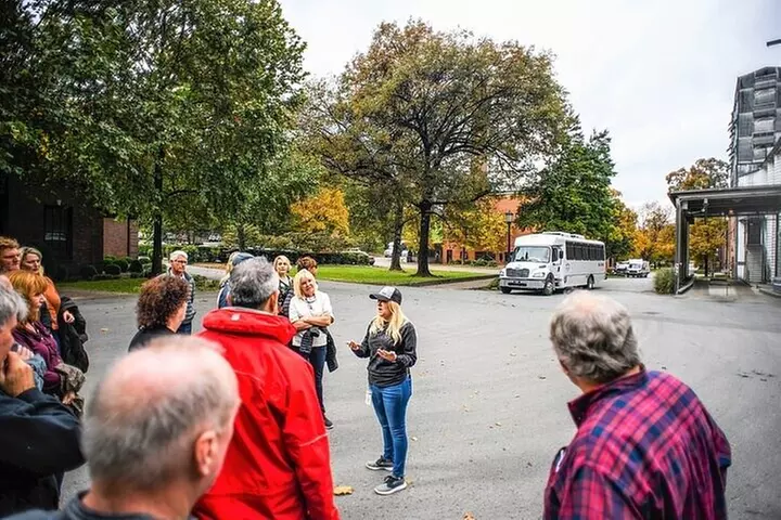 Nashville to Jack Daniel's Distillery Bus Tour + Whiskey Tastings