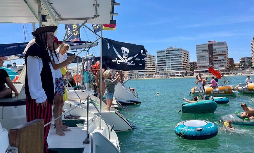 Image 2: Fiesta Pirata de Torrevieja con el catamarán Apaleo