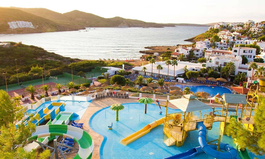 Image 1: ✈ MINORQUE | Fornells - Fergus Club Carema Splash 4* - Appartement