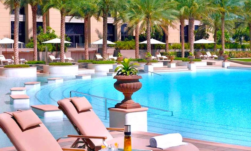 Image 2: ✈ EMIRATI ARABI UNITI | Dubai - Palazzo Versace Dubai con attività ...
