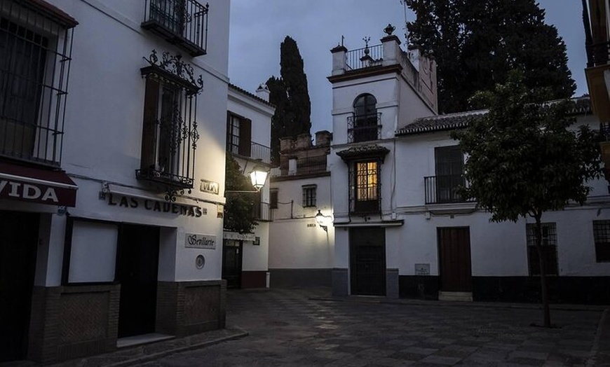 Image 10: Sevilla Fácil : Centro Histórico y Judería + Barrio de Triana