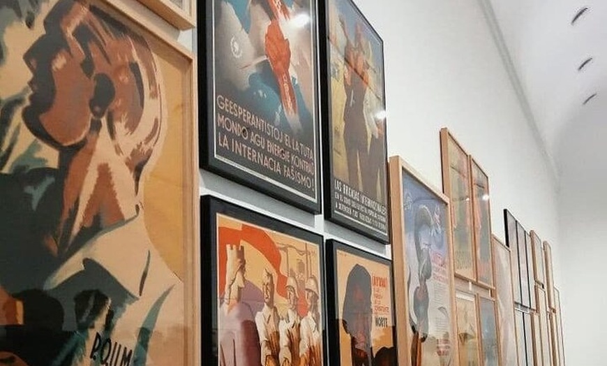 Image 2: Museo Reina Sofía Visita guiada privada y entrada de entradas en Ma...