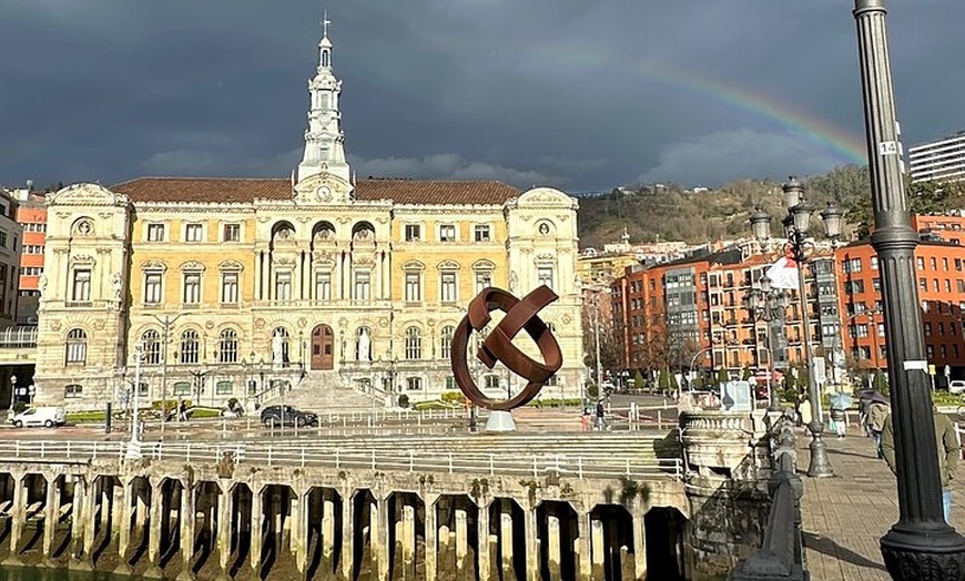 Image 9: Excursión a pie de 2 horas por Bilbao Iconos y Safari fotográfico