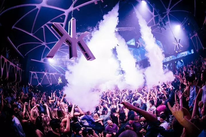 Las Vegas Nightclub VIP Entry with Party Bus