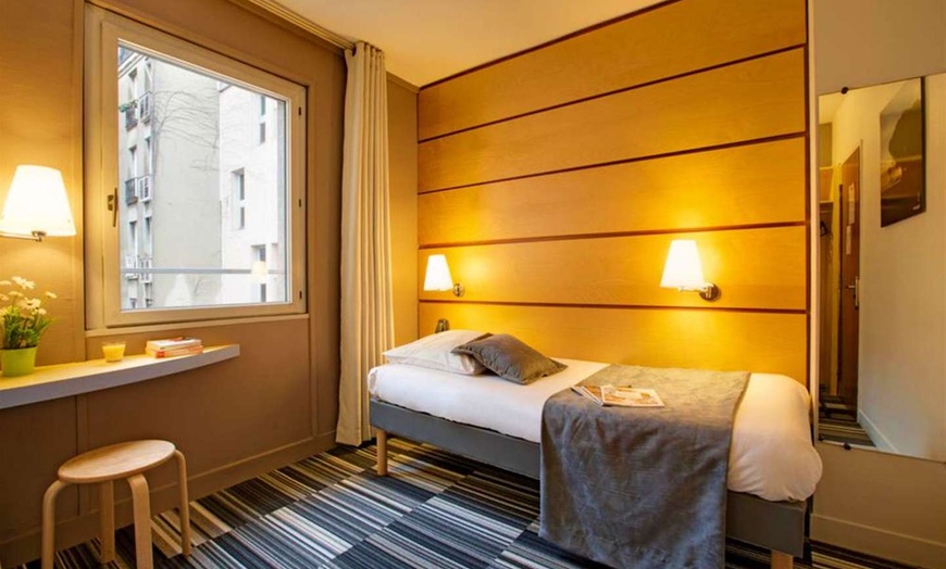 Image 2: ✈ FRANCJA | Paryż - Belambra City Hotel Magendie 2* - Turystyka poz...