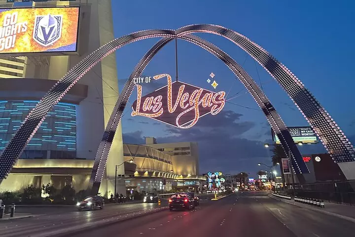 Las Vegas Limo Bus Sightseeing Tour with Iconic Photo Stops