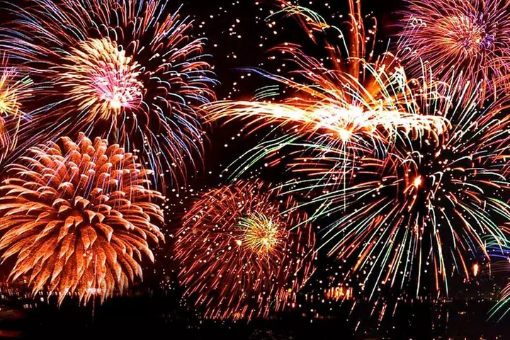 Private Helicopter 77 Miles Fireworks Tour over all Theme Parks