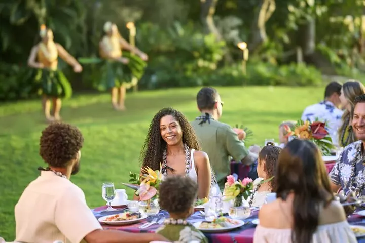 Waikiki Starlight Luau on The Great Lawn-Hilton Hawaiian Village