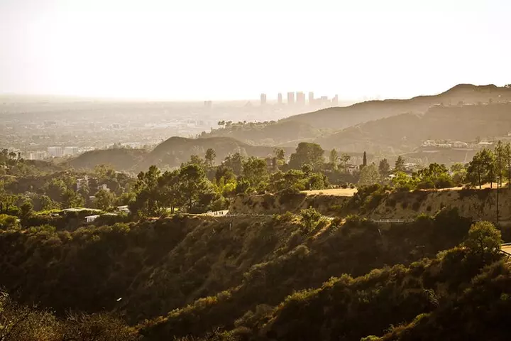 Hollywood Sign Hiking Tour to Griffith Observatory