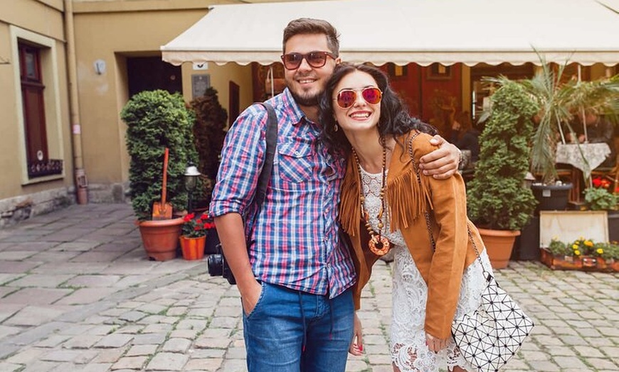 Image 2: Bonjour Perpignan : Privé 2 - Heure Intro City Walk avec Guide Local