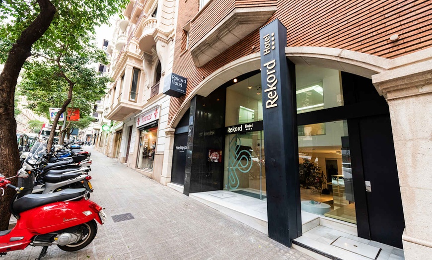 Image 2: ✈ ESPAGNE | Barcelone - Hotel Rekord 4* - City break