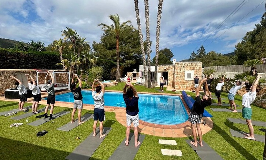 Image 4: Clase privada de yoga en tu villa, (vacaciones) en casa o evento – ...