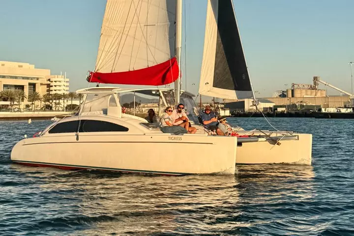 2.5-Hour Small-Group Catamaran Sailing Adventure with Drinks