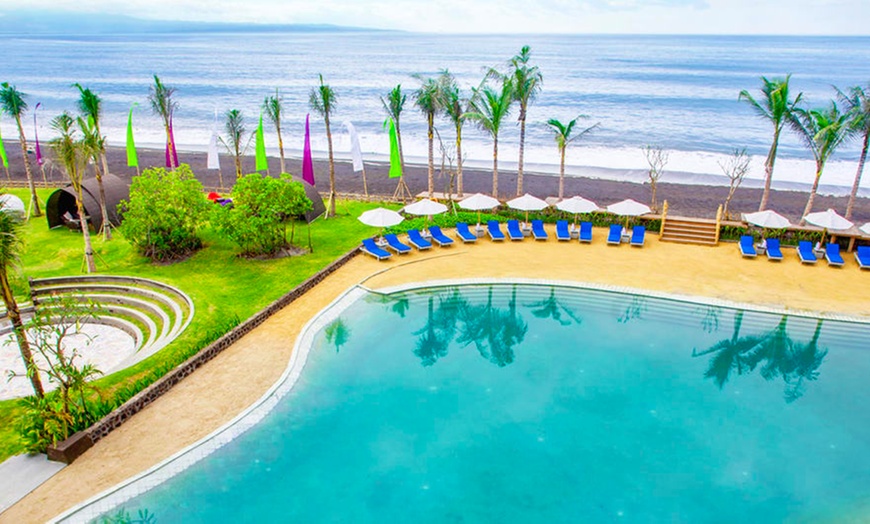 Image 1: ✈ BALI | Côte Est - Wyndham Tamansari Jivva Resort Bali 5* - Premium