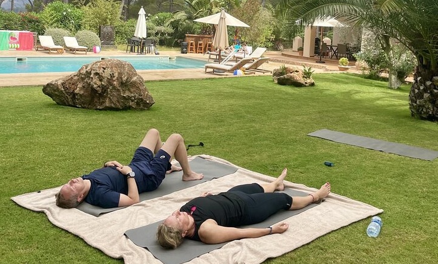 Image 8: Clase privada de yoga en tu villa, (vacaciones) en casa o evento – ...