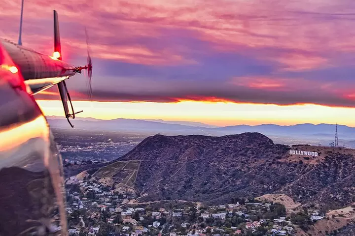 Private Helicopter Tour of Hollywood Sign, Beaches and More