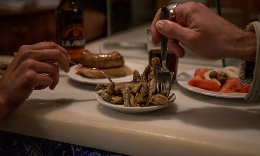 Image 2: Come Como un Local en Barcelona : Tapas, Vino & Tradición