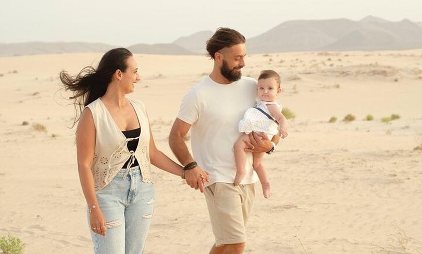 Image 8: Sesión de fotos privadas de Las Dunas al atardecer