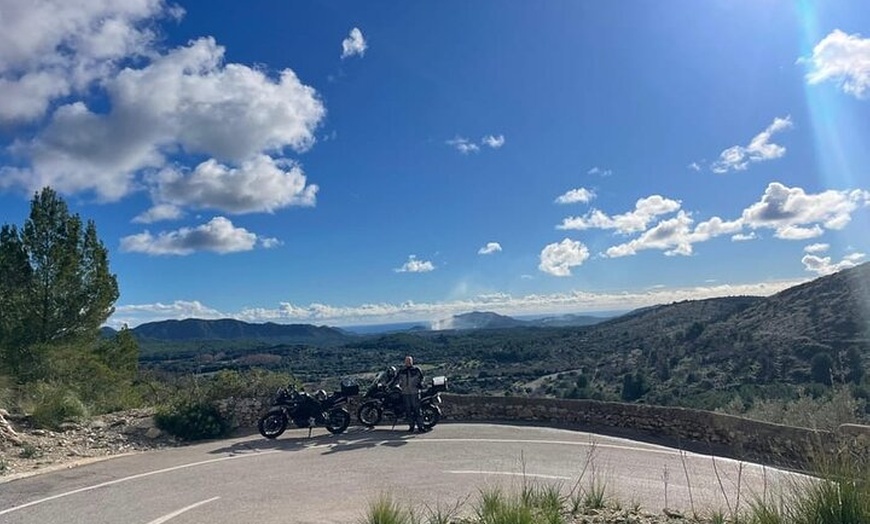 Image 2: Rutas guiadas en moto por Mallorca Descubre la isla