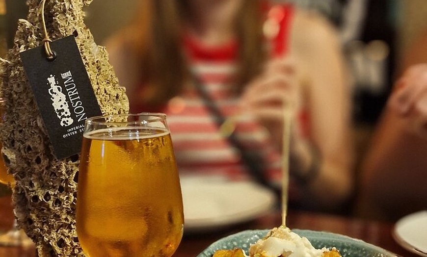 Image 1: Tour a pie por Barcelona con Castellers