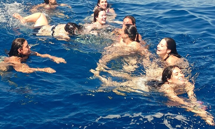 Image 3: Tour privado en barco por Barcelona