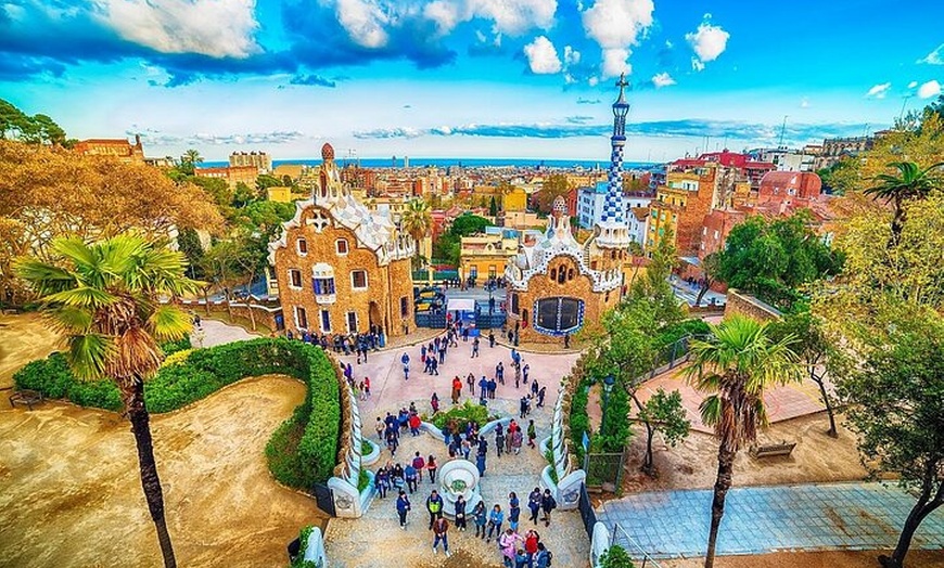 Image 2: Barcelona Destaca en 2 Horas Tour Privado a pie con Local