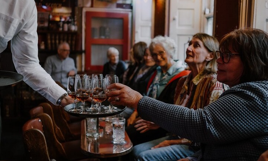 Image 1: Edinburgh: Whisky Tasting with Storytelling in a Historic Pub
