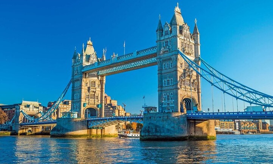 Image 3: London Gatwick Airport LGW Private Transfer to London City/Hotels