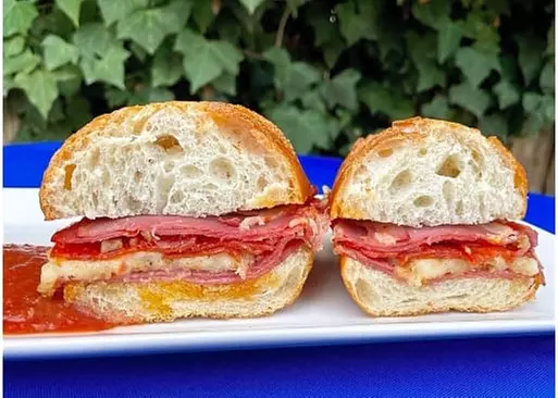 5% Cash Back at Rockets Pizza and Subs