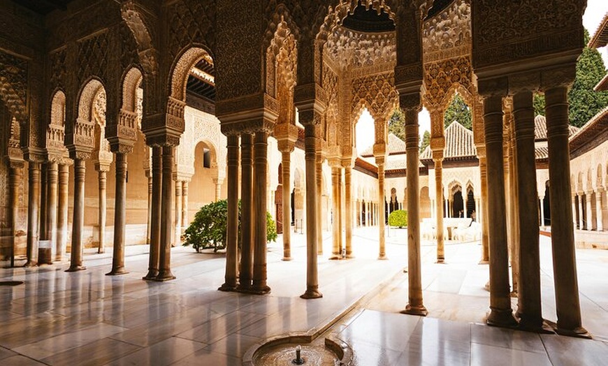 Image 1: Entrada al Palacio de la Alhambra - Joya de la Corona de España