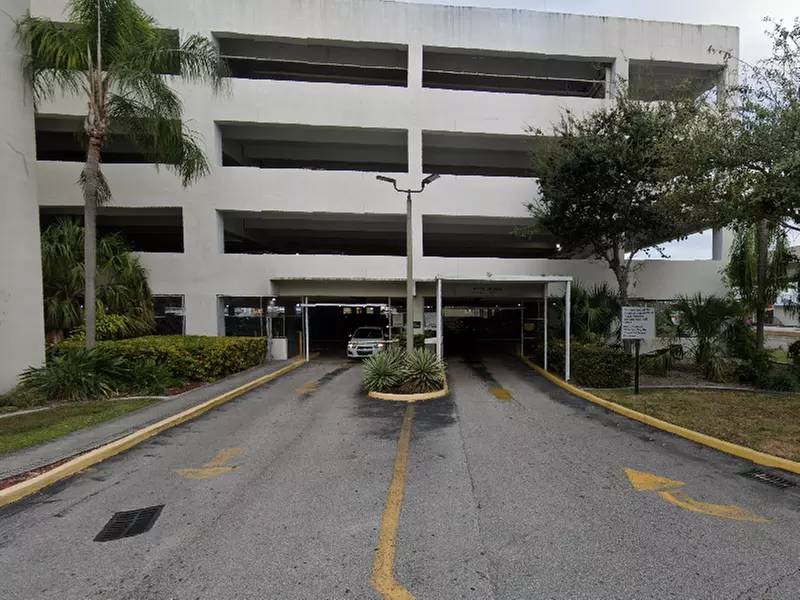 Parking at Hialeah Hospital Garage - Second Medium