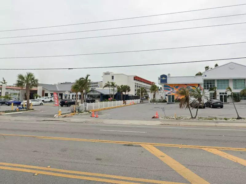 Parking at Beachcomber Hotel Lot