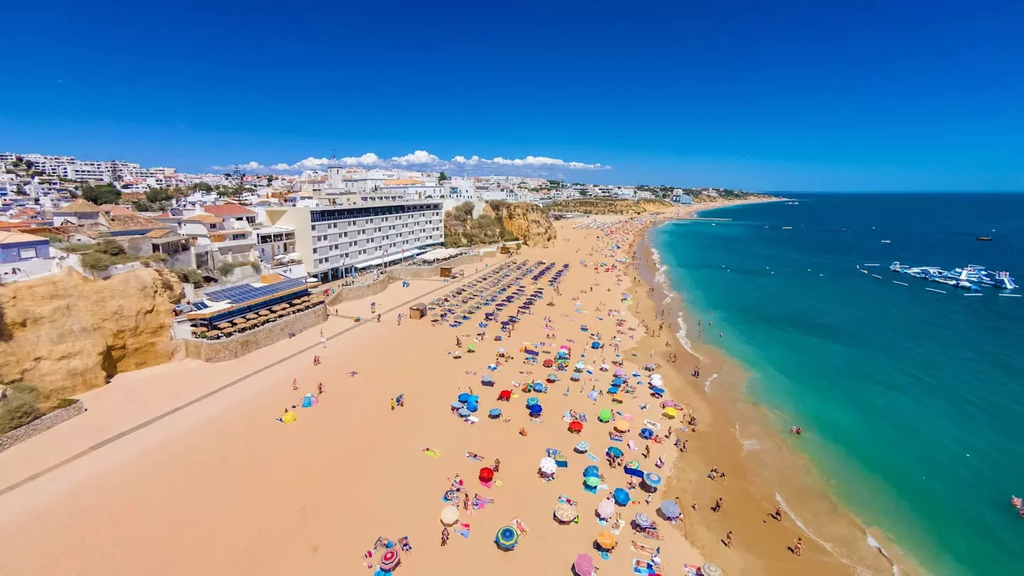 ✈ ALGARVE | Albufeira - Sol e Mar Adults Only 4*, 2 nachten - Aan zee