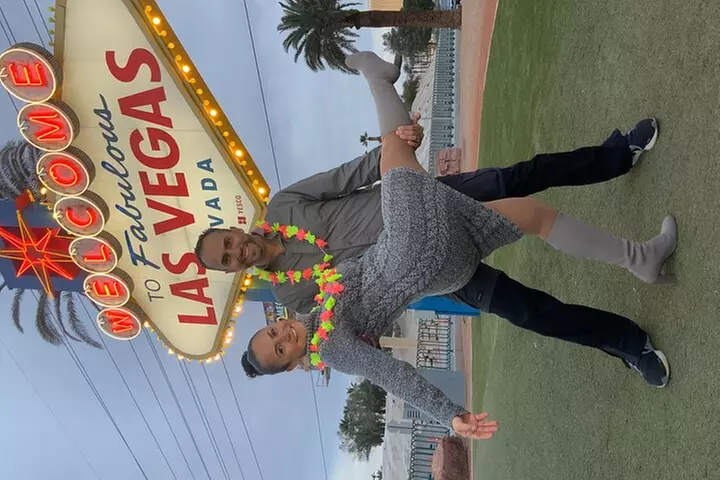 Get Married at the Fabulous Las Vegas Sign + Photos
